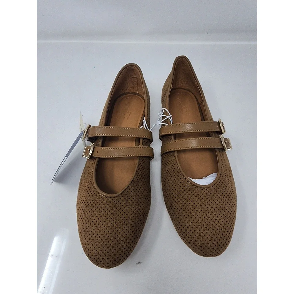 Universal Thread Womens Mary Jane Flats Tan Faux Suede Casual Size 7